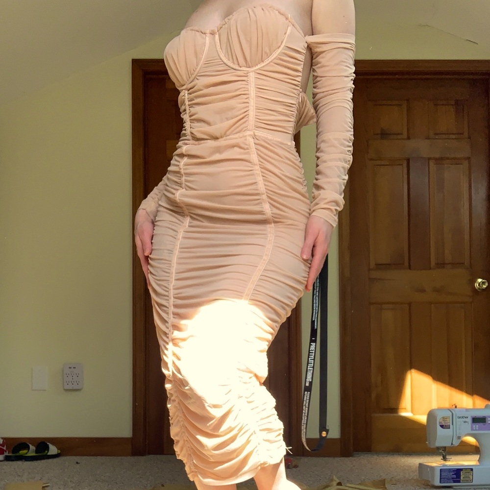 Cupped strapless/extended sleeve mesh dress